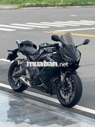 Honda CBR650R model 2023