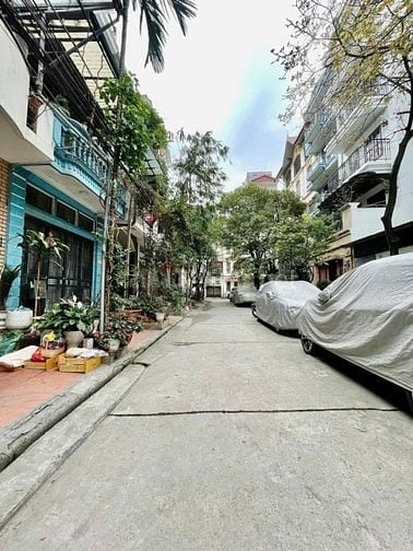NHÀ MỚI LA THÀNH PHÂN LÔ - OTO VÀO NHÀ - TRUNG TÂM GẦN 2 BỆNH VIỆN LỚN