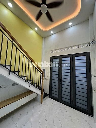 Cho thuê nhà nguyên căn đường Trần Hưng Đạo, Phường Cầu Kho, Quận 1