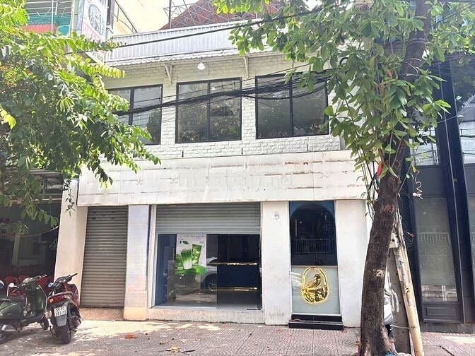 Cho Thuê Nhà Đường Bàu Cát, Tân Bình ( DT 7.5x18m - Nhà Đẹp Lầu Suốt )