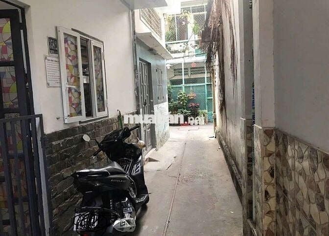 Bán nhà chính chủ đường Cách Mạng Tháng 8 Quận 3