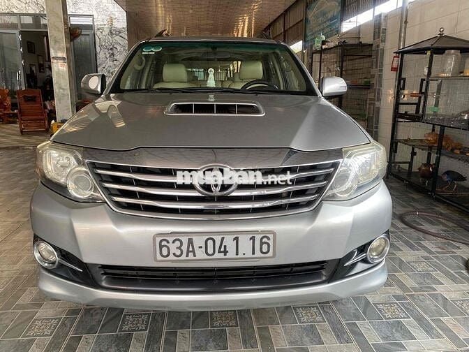 Toyota Fortuner 2015 2.5G 4x2 - 290000 km
