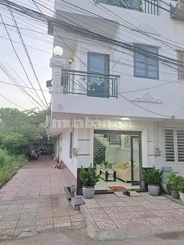 Bán nhà Quận 8 – Góc 2 mặt tiền đường 8m, gần ĐH Tôn Đức Thắng