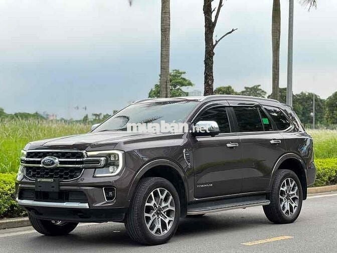 ✅ Everest 2022 Titanium 4x4 - Xe Chuẩn BH 12 Tháng
