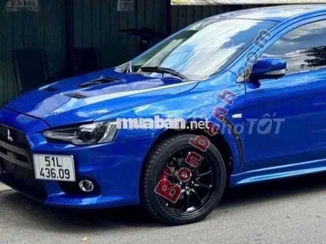 Mitsubishi Lancer Fortis  Sedan thể thao