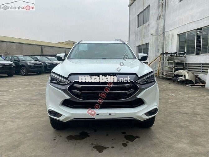 Isuzu MU-X B7 1.9 4X2 MT 2023