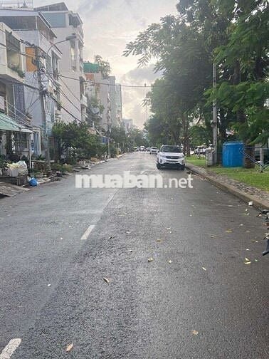 Quận 7, đường số 9, dtsd 120m2,nhà 3 tầng,có thể thuê 15 triệu/tháng.