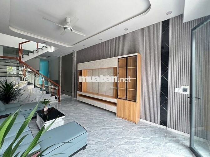 BÁN NHÀ 1 TRỆT 1 LẦU GẦN TRUNG TÂM TÂN UYÊN – CHỈ 700 TRIỆU, SHR