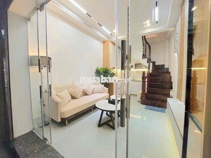 Siêu phẩm Hai Bà Trưng 5tầng,sổ riêng lô góc ngõ thông hơn 6 tỷ.