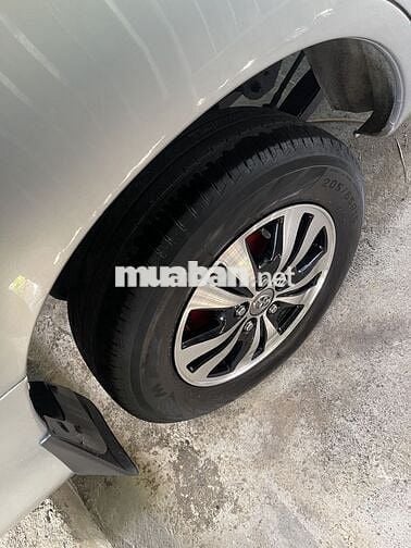 Toyota Innova 2009 G - 12345 km
