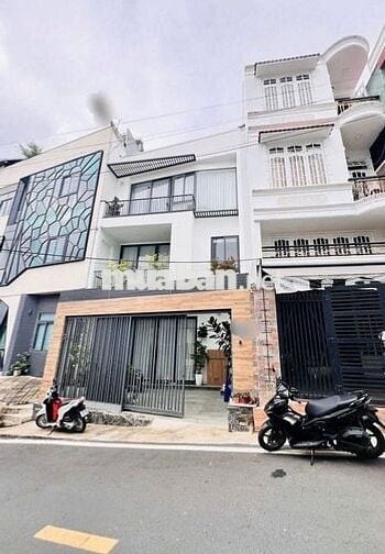 Bán gấp nhà 8,2 tỷ đường Phù Đổng Thiên Vương (P8)
