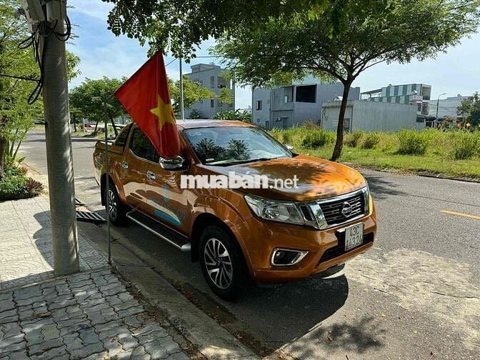 Nissan Navara 2017 SL 2.5 MT 4WD - 200000 km