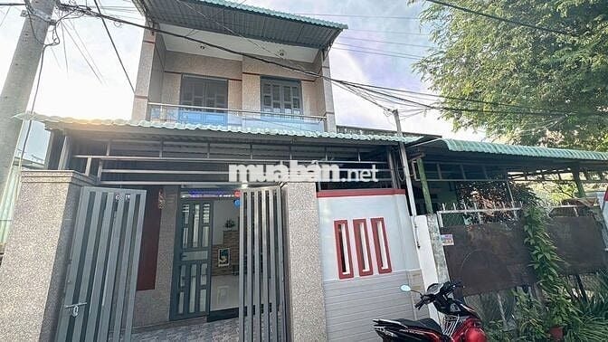 Nhà lầu hẻm xe hơi DT 5x14 1/Tân Hiệp 4 gần trường Bách Nghệ Hóc Môn