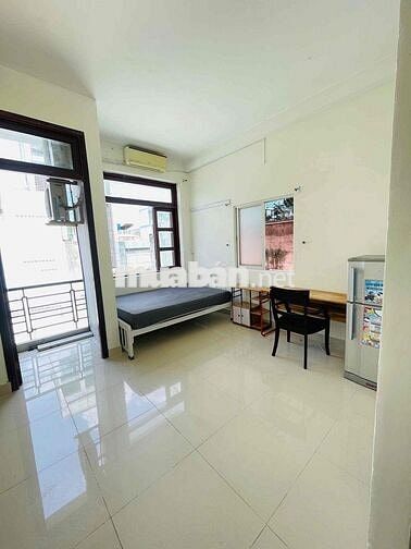 Cho thuê phòng giá rẻ ban công tại Trần Quang Diệu q3 gần ĐH Sư Phạm