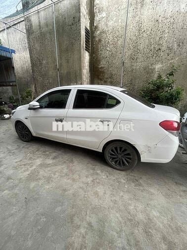 Mitsubishi Attrage 2015 1.2 MT - 1 km