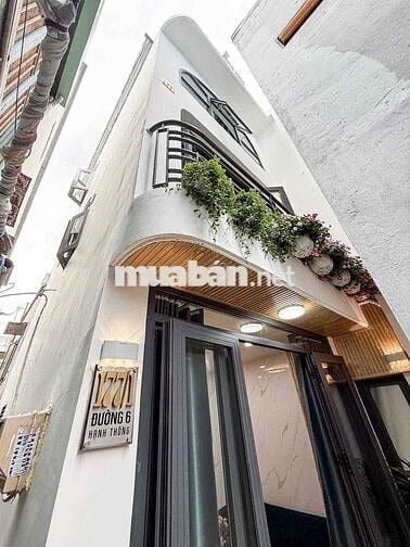 Nhà đẹp full nội thất 1 trệt 2 lầu 3 PN cách MT vài bước chân