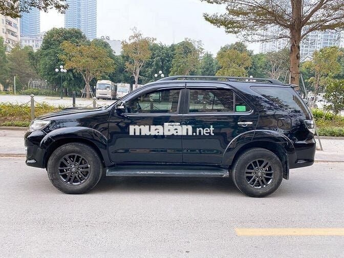 Toyota Fortuner G 2016 máy dầu số sàn, màu đen