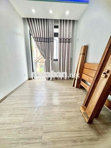 2PN, 2 BAN CÔNG CHO 2 PHÒNG CỰC THOÁNG, ĐI BỘ RA DH VLU, GÒ VẤP