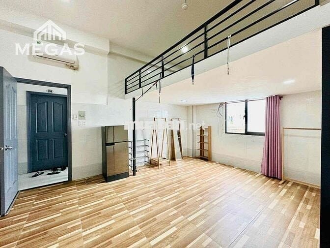 GÁC LỬNG FULL NỘI THẤT RỘNG 45M2 CỬA SỔ TRỜI BAO THOÁNG MÁT SẠCH SẼ