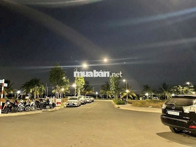 Ngộp bank cần ra đi đất nền gần tt Hành chính TP BC.HCM 102m