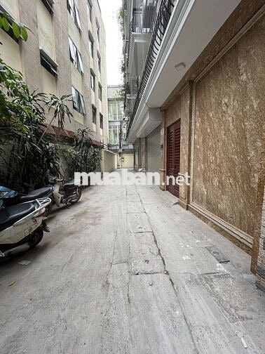 Cho thuê nhà 4 tầng, 3 ngủ, Vương Thừa Vũ