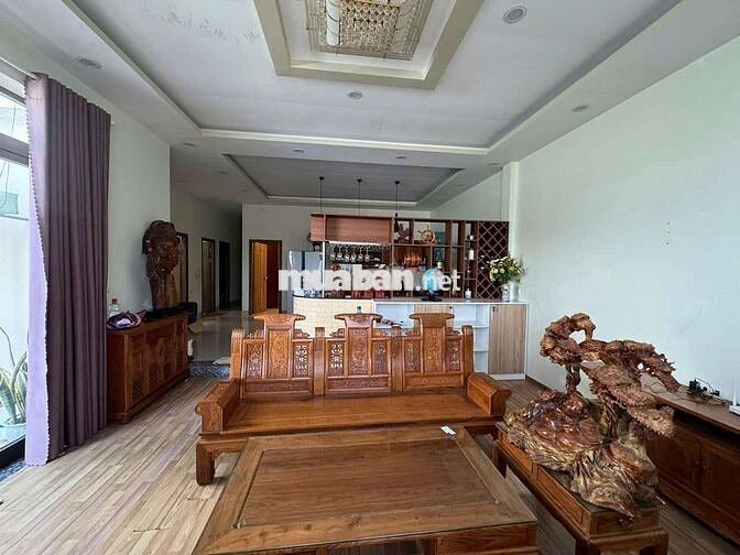 BÁN NHÀ BIỆT THỰ GẦN BIỂN KHU HÒA HẢI