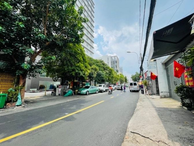 Mặt tiền Nguyên Hồng - 380m2( 8 x 48 ) giá rẻ đầu tư xây Building 