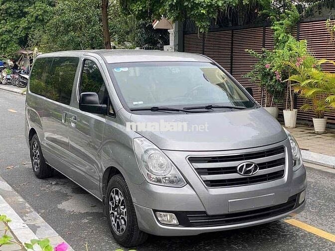 Cần bán Hyundai Grand Starex 2016 số tự động