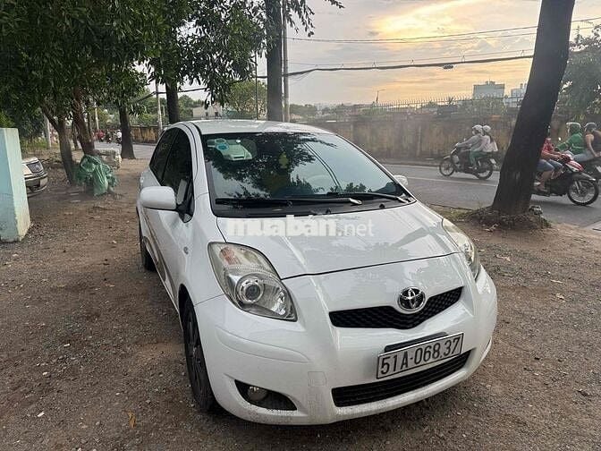 Toyota Yaris 2009 1.3 AT - 108000 km