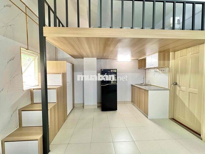 Phòng có gác - Full nội thất - 2 cửa sổ lớn - Thang máy - ngay Parcmal