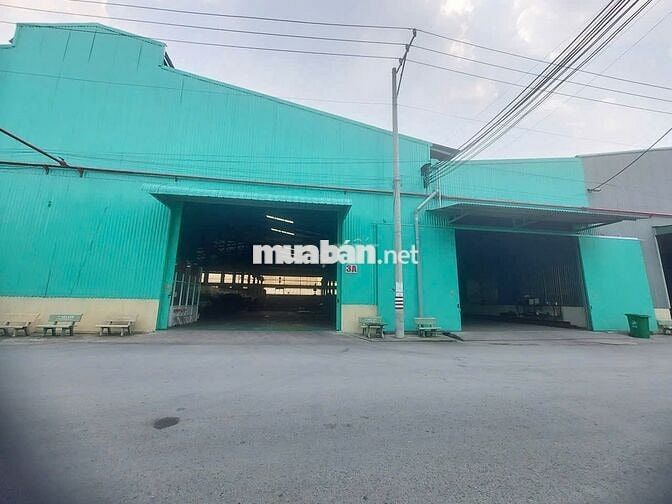 Cho thuê kho xưởng 1.700m2 Bến Lức giáp HCM, PCCC đầy đủ, giá : 68k/m2