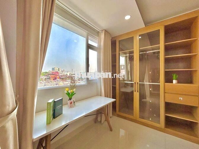 🥦 PASS phòng Tone Gỗ Siêu Đẳng Cấp. Tủ Đồ Kính Full Trần.Ngay Phố PXL
