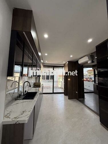 BÁN NHÀ TRẦN HOÀ, 6 TẦNG THANG MÁY, Ô TÔ VÀO NHÀ, TRƯỚC NHÀ SIÊU RỘNG