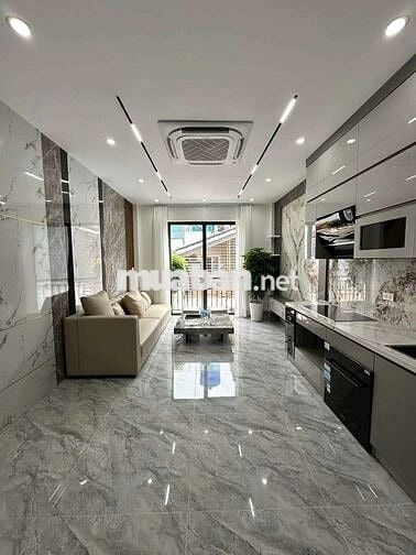 NHÀ MỚI XÂY ĐỊNH CÔNG, 6 TẦNG THANG MÁY, Ô TÔ VÀO NHÀ GIÁ TỐT