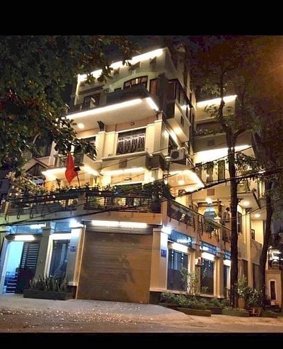  nhà mt hẻm 4 lầu -hẻm x hơi 7m-fuii nội thất-nkiinh doanh cho thuê  