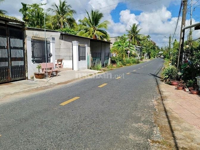 Bán gấp lô đất MT đường nhựa 233m2, SHR Thái Mỹ, Giá chỉ 890tr.