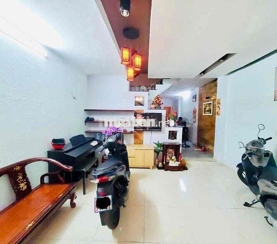 🏡NHÀ 3 TẦNG BTCT - 52m2 - NGANG HƠN 4m - NGAY BẾN XE MIỀN ĐÔNG