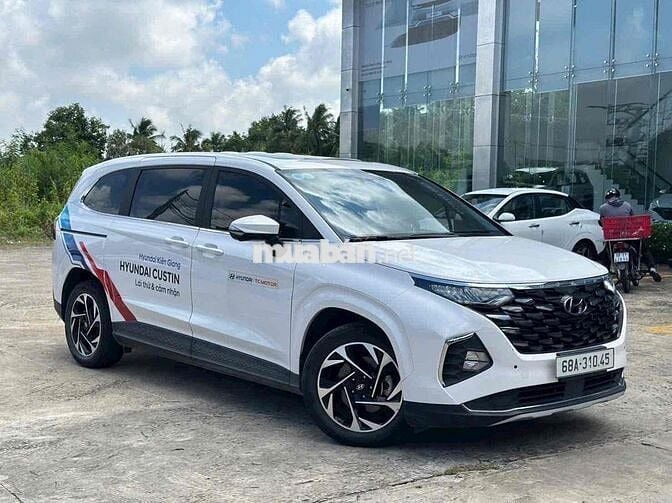 Hyundai Custin 2023 Cao Cấp 2.0T - 835Tr