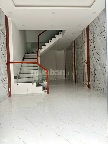 nhà mới xây 100% hẻm 5m Phạm Văn Chí