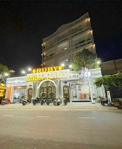 BÁN TOÀ NHÀ MẶT TIỀN ĐƯỜNG LÊ BÌNH