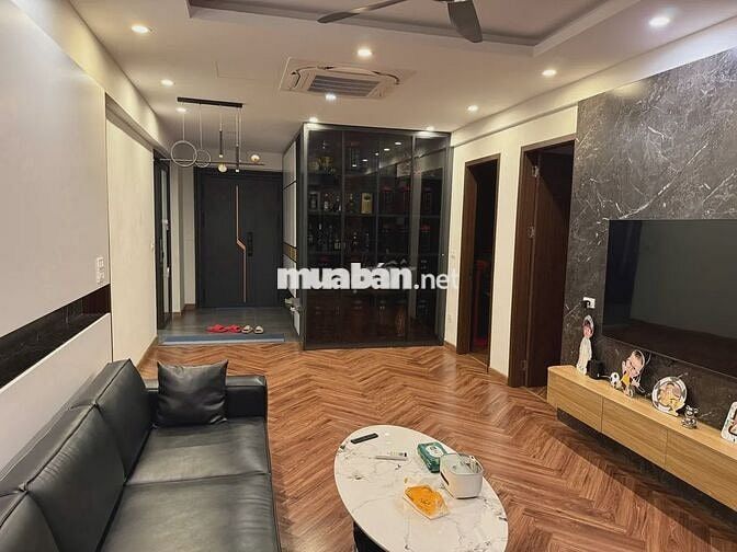 Bán căn hộ Toà Home nằm mặt đường Võ Chí Công, phường Tây Hồ