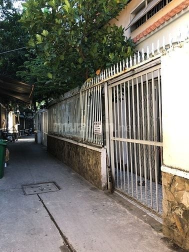 Chính chủ cho thuê nhà hẻm xe hơi Lạc Long Quân, Tân Bình, 144m2
