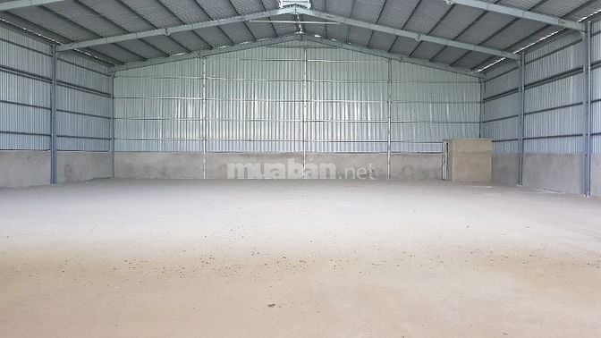 Nhà xưởng cho thuê đường bùi công trừng, hóc môn dt: 700m giá 32 triêu
