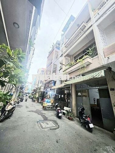 Nhà hẻm xe tải khu Bùi Phát, Lê Văn Sỹ quận 3