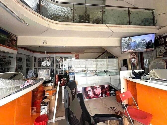 Cho Thuê Nhà Đường Trần Hưng Đạo, Quận 5 ( KD Tự Do - Ngang 8m )