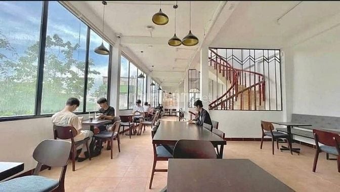 Sang quán cà phê 24h ngay trường Đại Học công nghiệp, Gò vấp