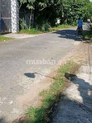 cần bán gấp căn nhà 139m2 ở Bà Điểm - Hóc Môn giá 790 triệu.