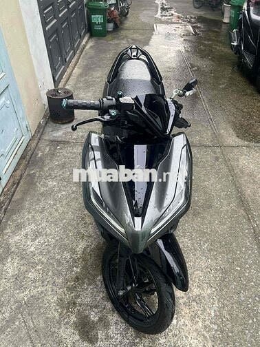 Vario 150 mới keng cần tiền nên bán