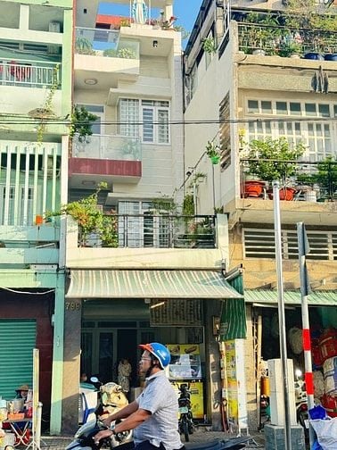 Bán nhà MT Phạm Thế Hiển P4Q8. 3.9x17m 1 trệt 2 lầu ST