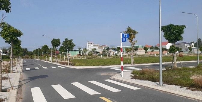 Bán đất nền mặt tiền đại lộ, cách sân bay Quốc Tế 4km, giá 13 tr/m2